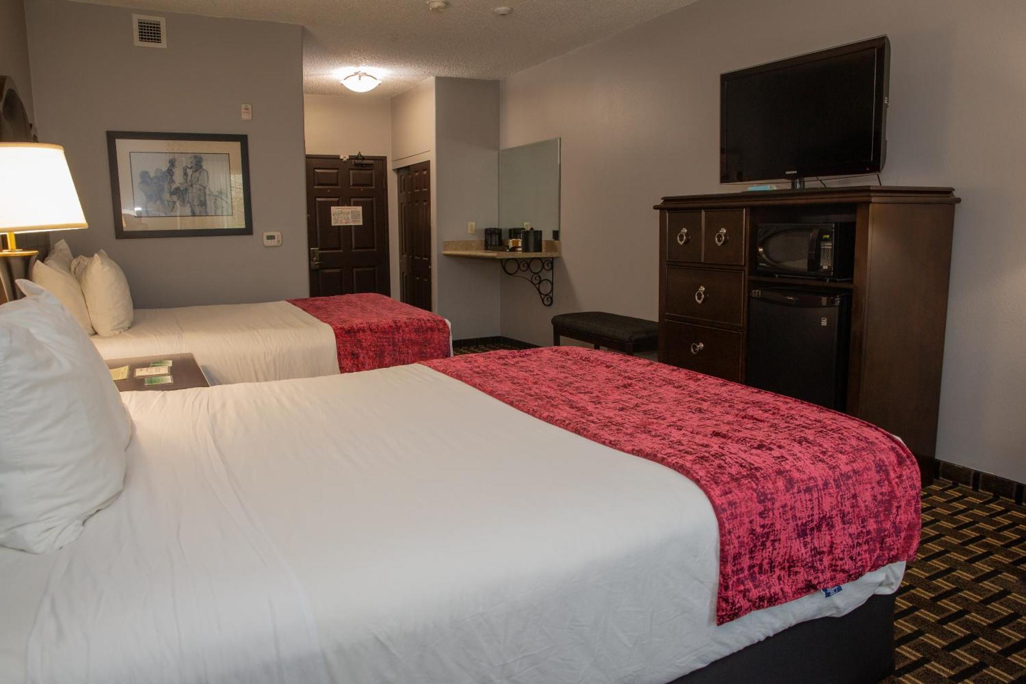 Evangeline Downs Hotel, Ascend Hotel Collection Опелусас Экстерьер фото